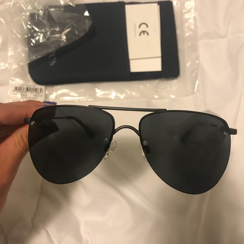 NWT Le Specs the prince matte black sunglasses